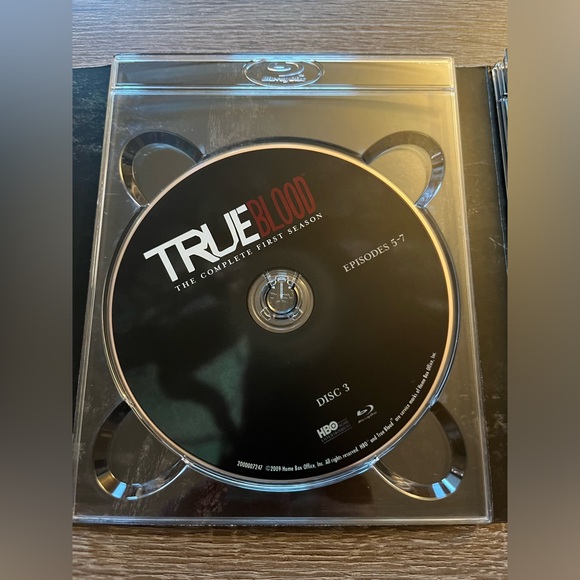 📀 3/$15 or 4/$20 📀 True Blood Season 1 Bluray - Picture 4 of 6